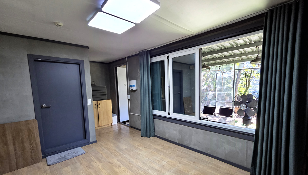 ����������